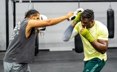 Cours boxe Paris - John Mbumba Coach de Francis Ngannou