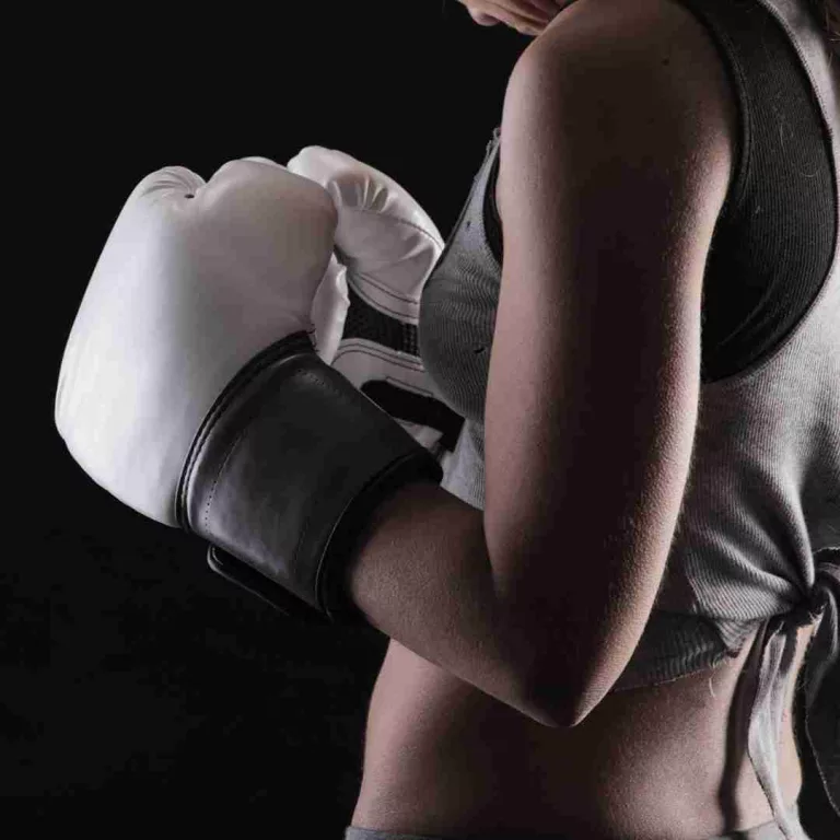 salle de boxe Paris 11 - boxeuse entraînement 11ème Round