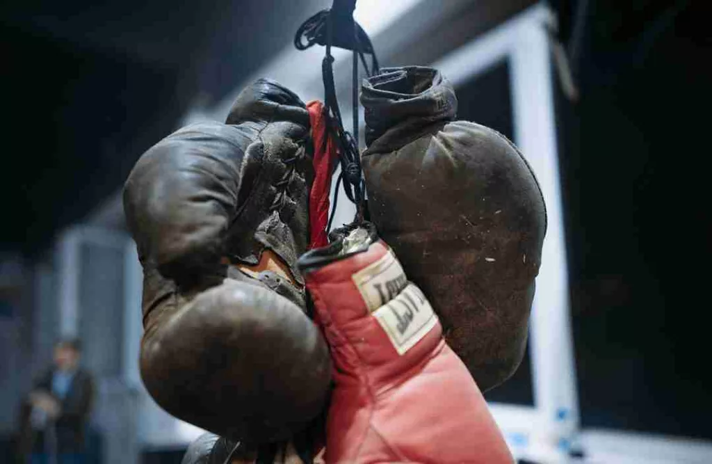 coach boxe anglaise Paris - gants de boxe entraînement John Mbumba